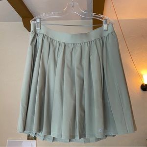 Alo Yoga - Tennis Skirt in Limestone, Size Large NWT